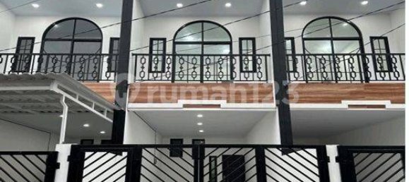 4 bedrooms House in Grogol Petamburan, Indonesia No. 1391 2