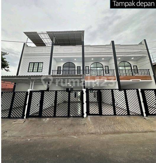 4 bedrooms House in Grogol Petamburan, Indonesia No. 1391