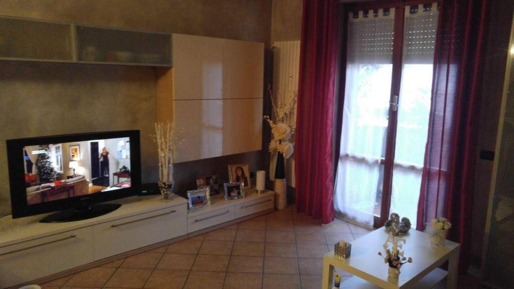 6 rooms Apartment in Massa, Italy No. 105725