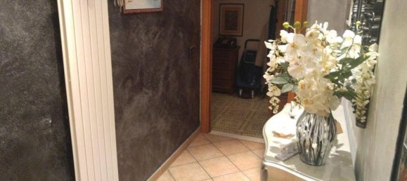 6 rooms Apartment in Massa, Italy No. 105725 7