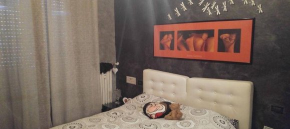 6 rooms Apartment in Massa, Italy No. 105725 4