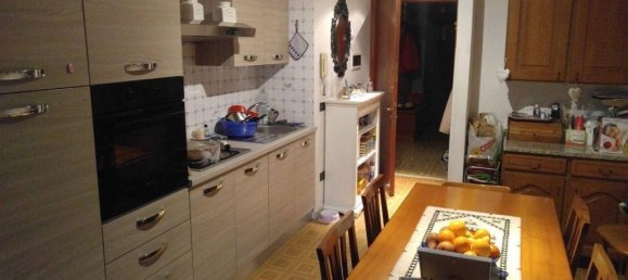 6 rooms Apartment in Massa, Italy No. 105725 12