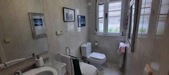 2 bedrooms Penthouse in Vitoria-Gasteiz, Spain No. 160610 3