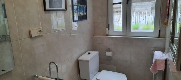 2 bedrooms Penthouse in Vitoria-Gasteiz, Spain No. 160610 2