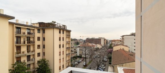 Apartamento de 5 habitaciónes en Prato, Italy No. 81782 25