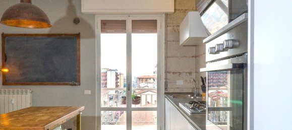 Apartamento de 5 habitaciónes en Prato, Italy No. 81782 2