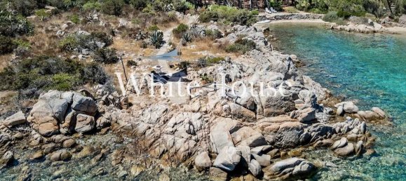 3 bedrooms Villa in La Maddalena, Italy No. 262242 2