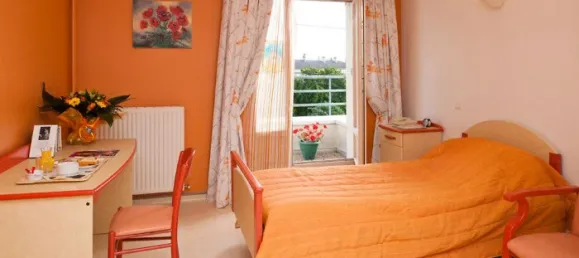 Studio in Saint-Amand-Montrond, France No. 321878 2