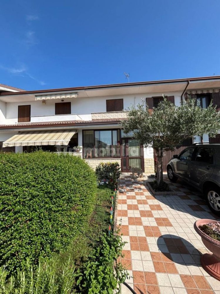 3 chambres Maison à Bascapè, Italy No. 258093