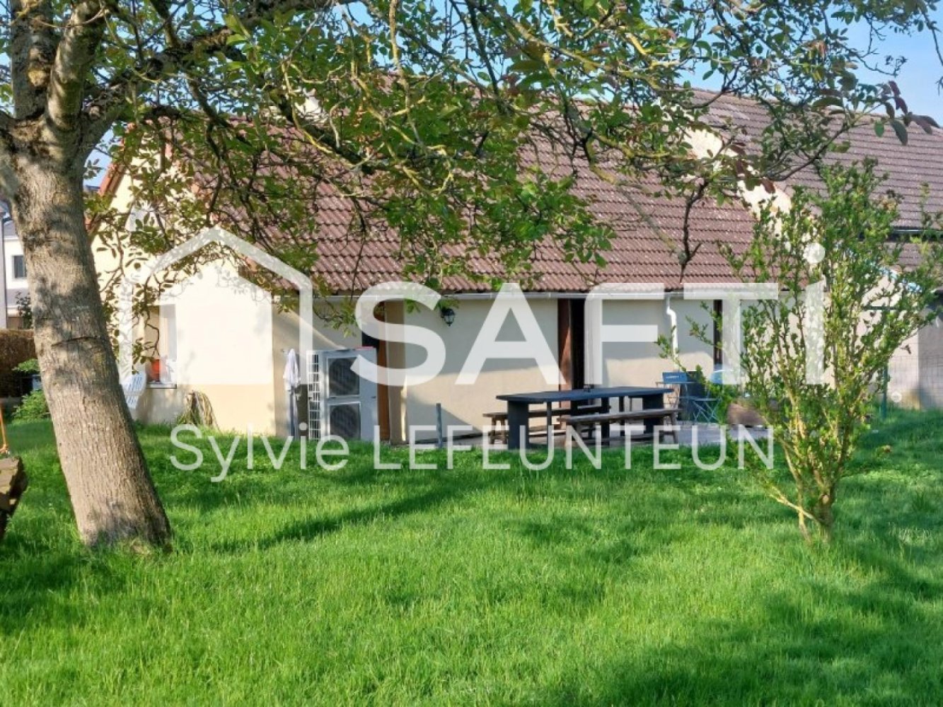 3 غرف نوم فيلا في Saint-Hilaire-de-Court, France رقم 44766