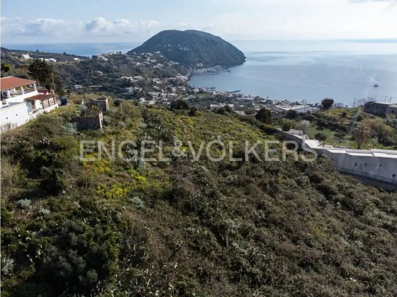 11000m² Land in Lipari, Italy No. 127957