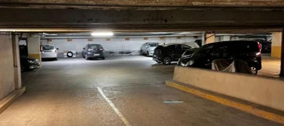 Parkplatz in Paris, France, Nr. 186049 3