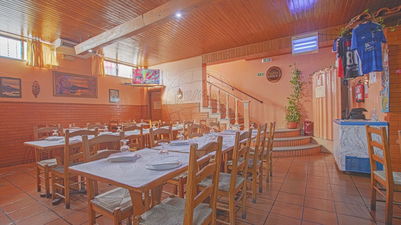 121m² Commercial property in Tondela, Portugal No. 32444