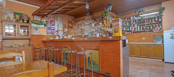 121m² Commercial property in Tondela, Portugal No. 32444 3