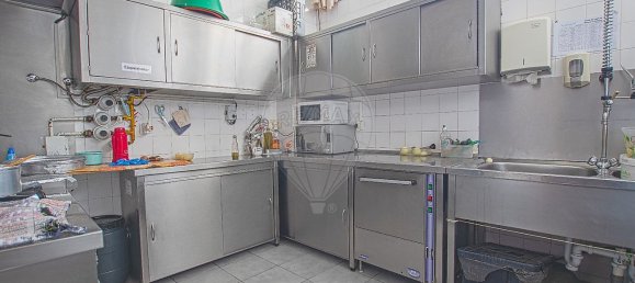 121m² Commercial property in Tondela, Portugal No. 32444 8