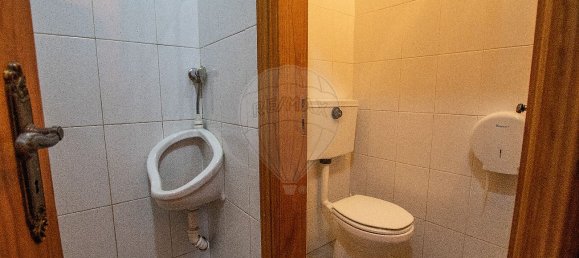 121m² Commercial property in Tondela, Portugal No. 32444 10