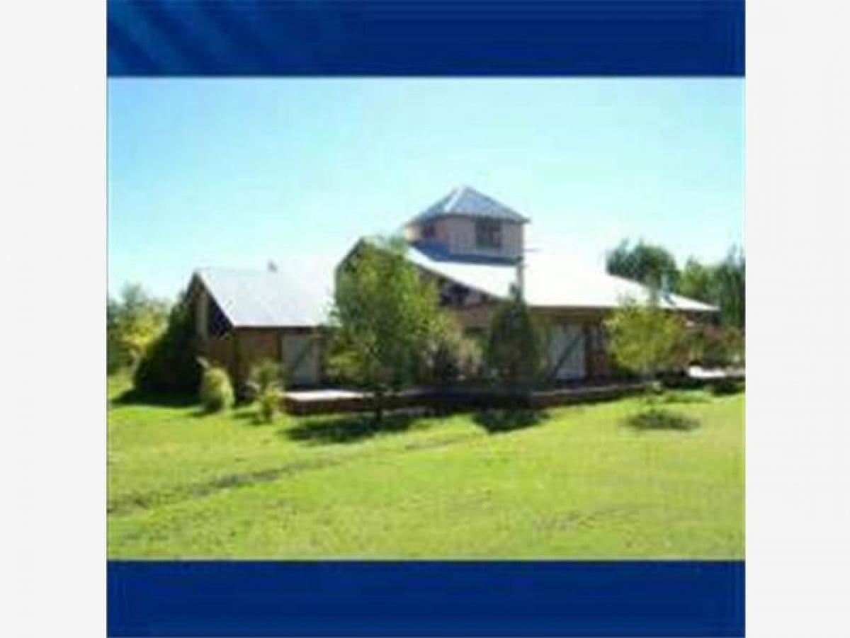 750m² Hotel in Mendoza, Argentina No. 26078