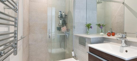 2 bedrooms Apartment in Esher, United Kingdom No. 9965 7