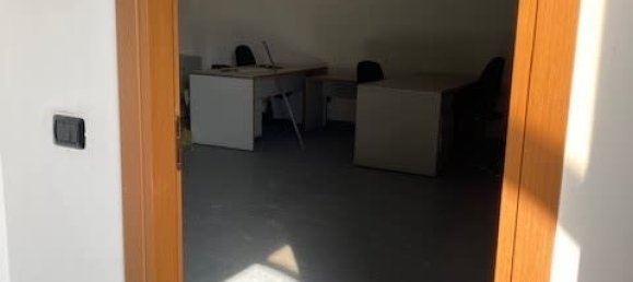 Almacén de 3 habitaciónes en Cadorago, Italy No. 360379 12