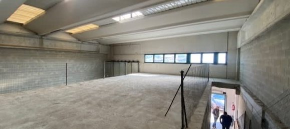 Almacén de 3 habitaciónes en Cadorago, Italy No. 360379 20