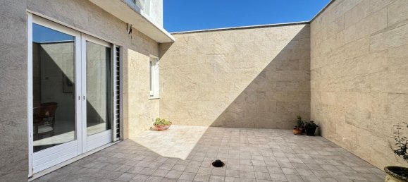 5 bedrooms Villa in Cicciano, Italy No. 364679 2