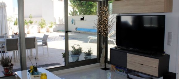 3 bedrooms House in San Miguel de Salinas, Spain No. 187982 8