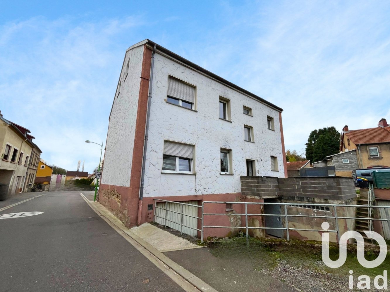 300m² Building in Petite-Rosselle, France No. 156855