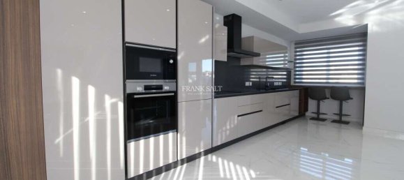 2 chambres Penthouse à Lija, Malta No. 6995 16