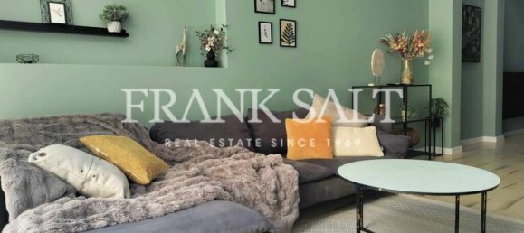 2 bedrooms Maisonette in Gzira, Malta No. 10575 2