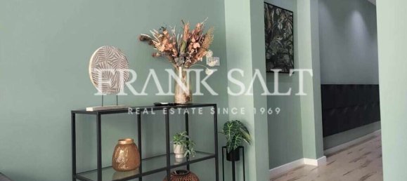 2 bedrooms Maisonette in Gzira, Malta No. 10575 3