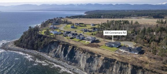 4 bedrooms House in British Columbia, Canada No. 1074 5