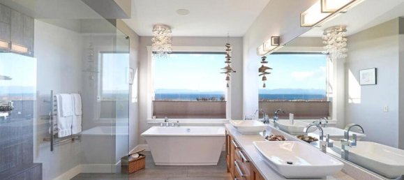 4 bedrooms House in British Columbia, Canada No. 1074 11