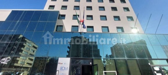 582m² Office in Piacenza, Italy No. 348320 3