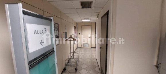 582m² Office in Piacenza, Italy No. 348320 9