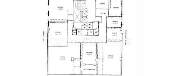 582m² Office in Piacenza, Italy No. 348320 17