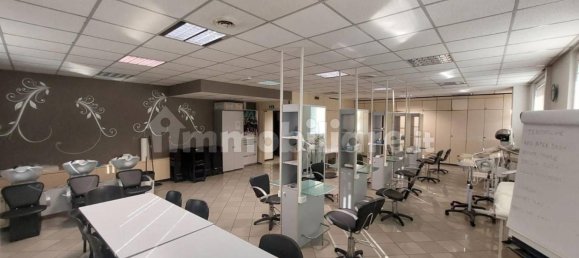 582m² Office in Piacenza, Italy No. 348320 5