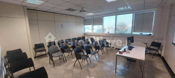 582m² Office in Piacenza, Italy No. 348320 11