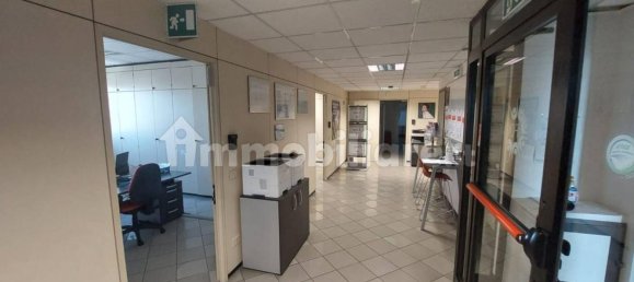 582m² Office in Piacenza, Italy No. 348320 13
