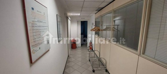 582m² Office in Piacenza, Italy No. 348320 12