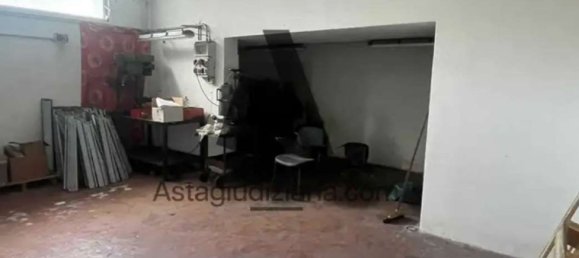 434m² Commercial property in Sesto San Giovanni, Italy No. 373630 3