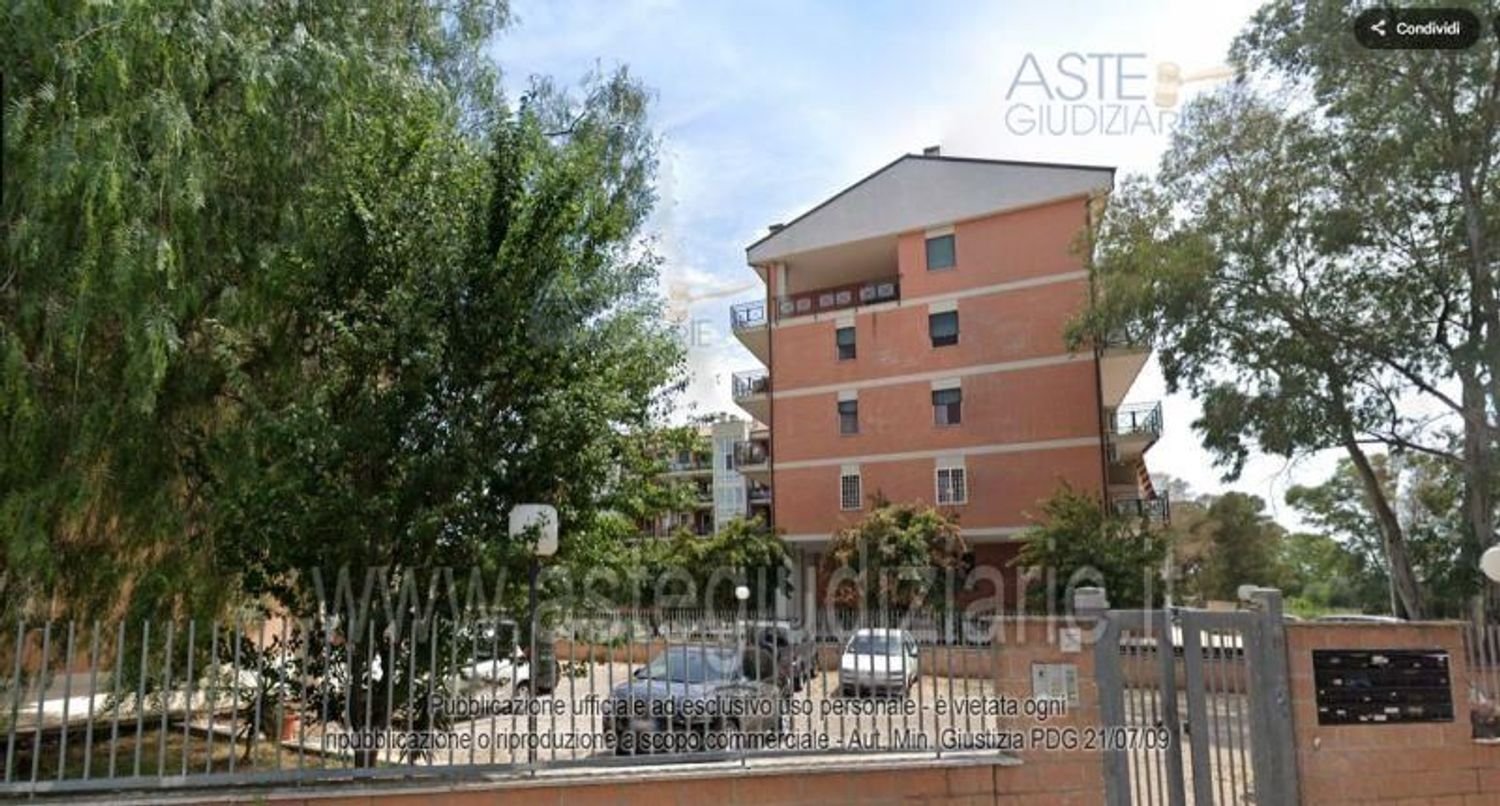 5 rooms Apartment in Rome, Italy No. 292275