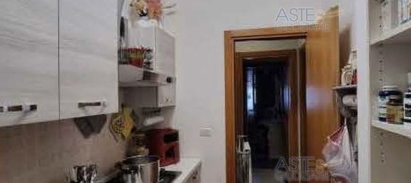 5 rooms Apartment in Rome, Italy No. 292275 14