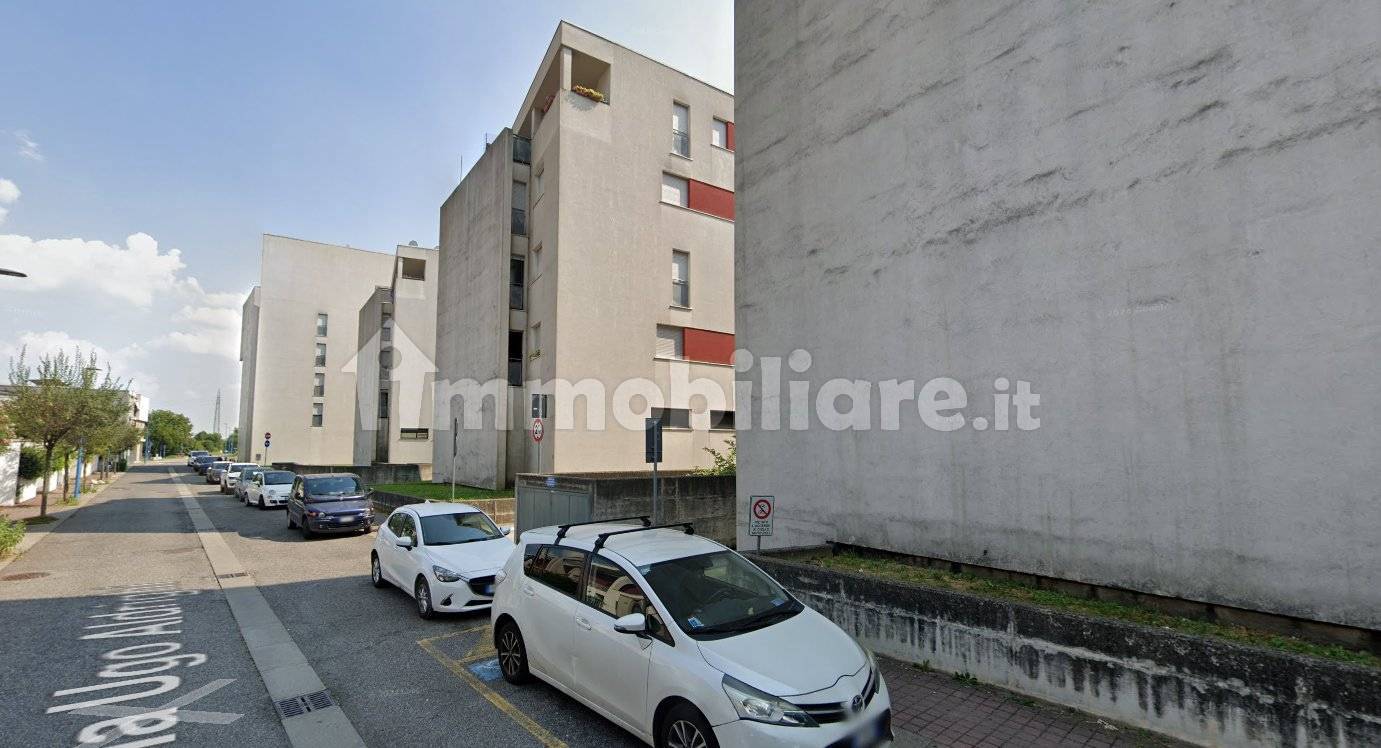 1 room Warehouse in Brescia, Italy No. 323760