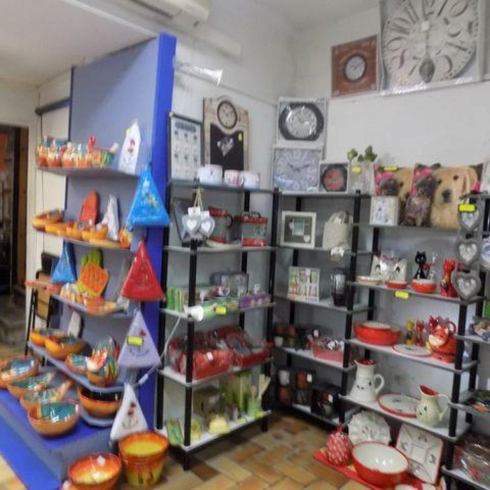 75m² Office in Thuir, France No. 19511