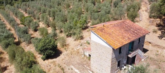 6 rooms House in Monte San Savino, Italy No. 210023 5