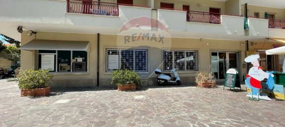 Gewerbliche Immobilie in Cesenatico, Italy 215m², Nr. 326127 5