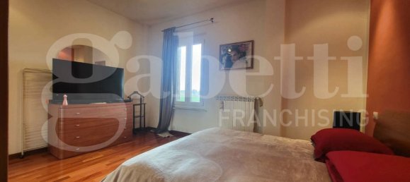 4 rooms House in Foligno, Italy No. 153261 9