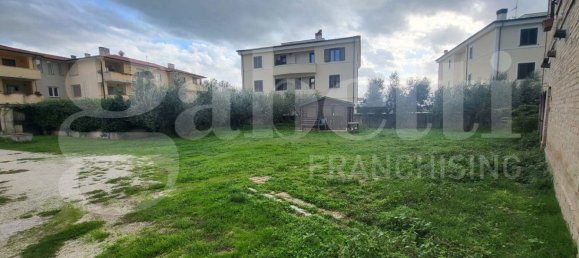 4 rooms House in Foligno, Italy No. 153261 14