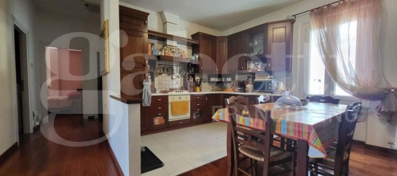 4 rooms House in Foligno, Italy No. 153261 7
