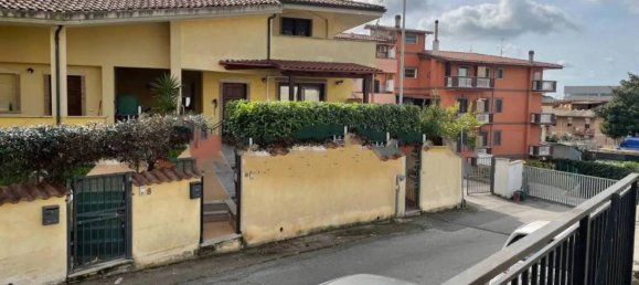 Studio in Pomezia, Italy, Nr. 150682 14